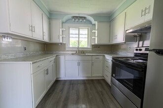 471 Holden St in Wyoming, PA - Building Photo - Building Photo