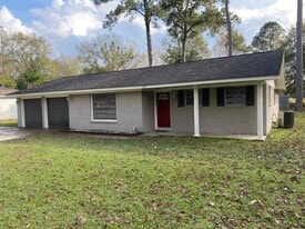 105 Green Briar in Lumberton, TX - Building Photo