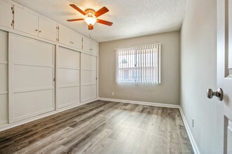 4520 Hazeltine Ave in Van Nuys, CA - Foto de edificio - Building Photo