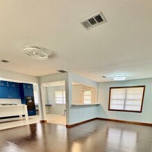 1701 Gillette St in Baytown, TX - Building Photo - Building Photo