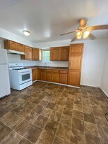 303 Corinthian Ave in Essington, PA - Building Photo