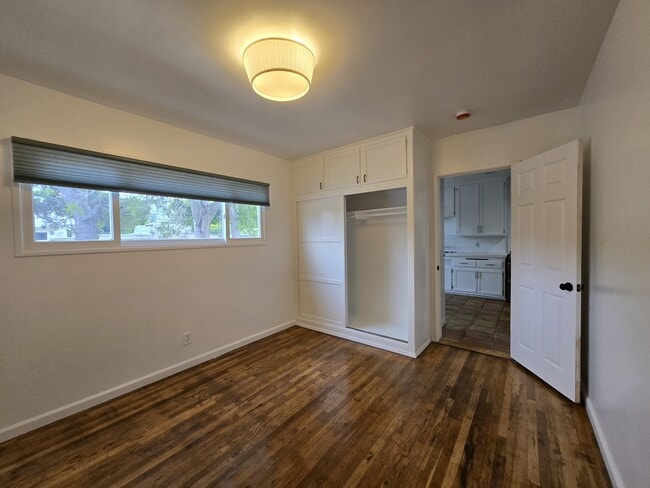 1160 Eighth St in Manhattan Beach, CA - Building Photo - Building Photo