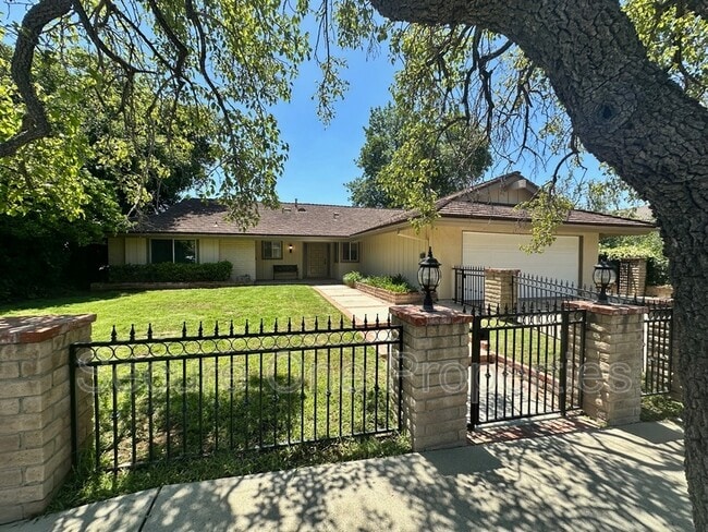 18936 Kilfinan St in Los Angeles, CA - Building Photo - Building Photo