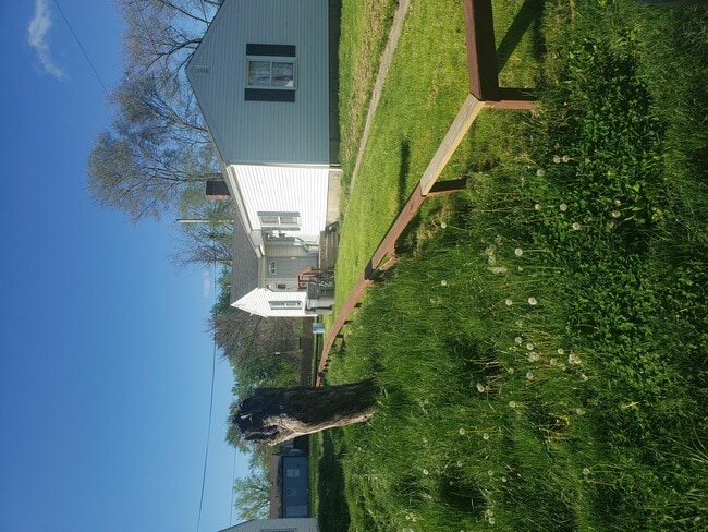 4539 Fletcher Ave in Indianapolis, IN - Foto de edificio - Building Photo