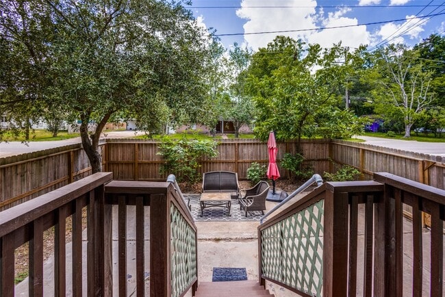 property at 1200 W Phillips St