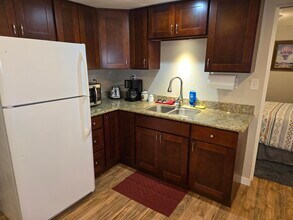1213 5th St, Unit B in Bremerton, WA - Building Photo - Building Photo