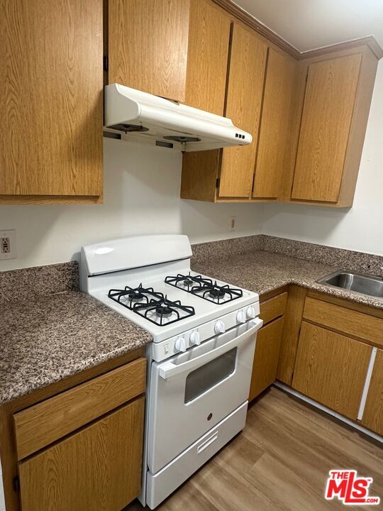 property at 428 S Grand View St