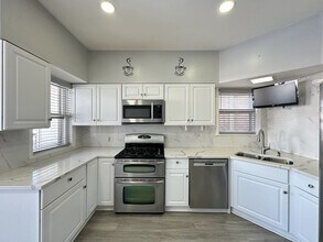 3117 N Mango Ave in Chicago, IL - Building Photo - Building Photo