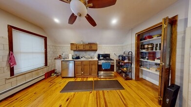 15 Stanley Ave, Unit 3 in Medford, MA - Foto de edificio - Building Photo