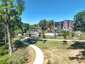 Mill One in Mooresville, NC - Foto de edificio - Building Photo