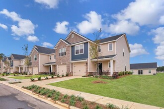 216 Ct. Place in Statesboro, GA - Building Photo - Building Photo