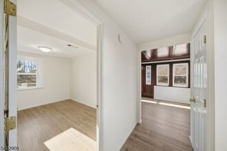 75 Lakeview Terrace in Oakland, NJ - Building Photo - Building Photo