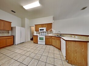 2923 Tanglebrook Dr in Grand Prairie, TX - Building Photo - Building Photo