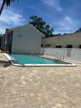 5653 Townhouse Dr in New Port Richey, FL - Foto de edificio - Building Photo