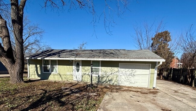 property at 300 W 10th St