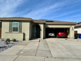 2109 Blossom Ranch Rd in Patterson, CA - Building Photo