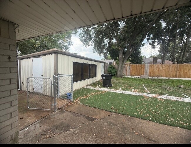 property at 10907 Montverde Ln