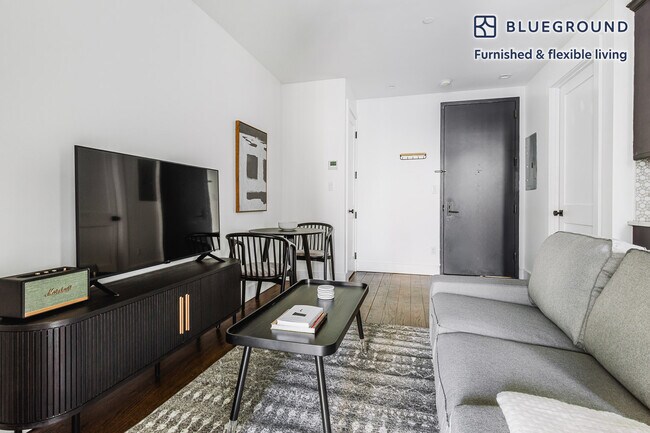 187 Kent Ave, Unit FL5-ID1730 in Brooklyn, NY - Building Photo - Building Photo