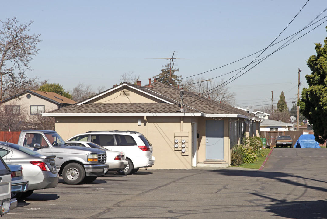 Bartlett Apartments in Hayward, CA - Building Photo