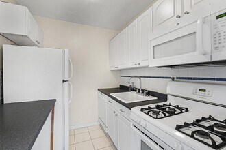 201 St Pauls Ave in Jersey City, NJ - Building Photo - Building Photo