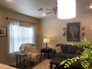 3217 Belmont Dr in Waco, TX - Foto de edificio - Building Photo