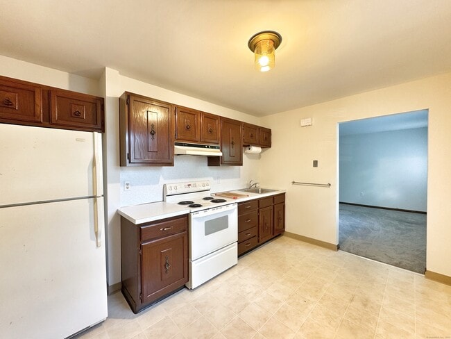 3 Union Park S in Norwalk, CT - Building Photo - Building Photo