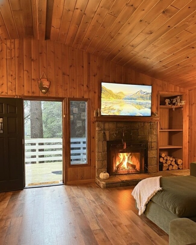 property at 27464 Meadow Dr