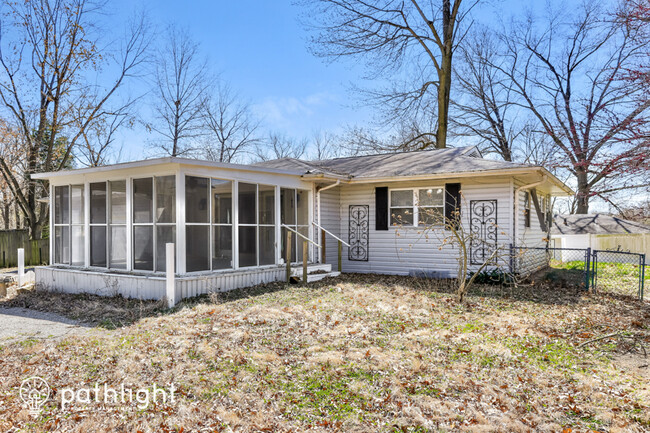 23 Melody Ln S in St. Charles, MO - Foto de edificio - Building Photo