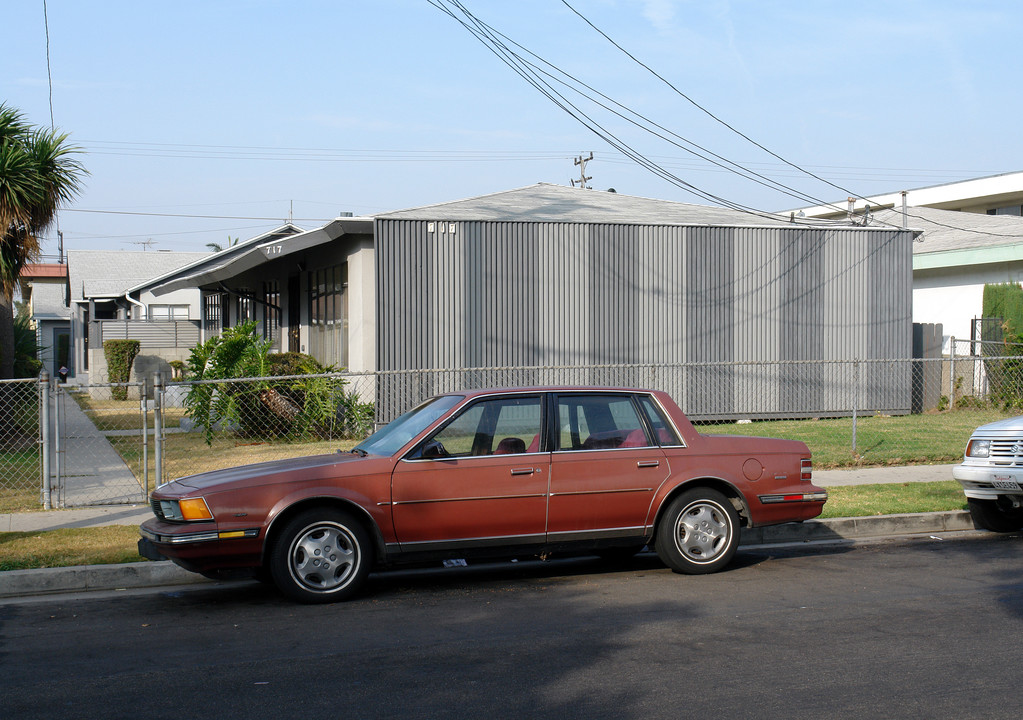 717 Walnut St in Inglewood, CA - Building Photo