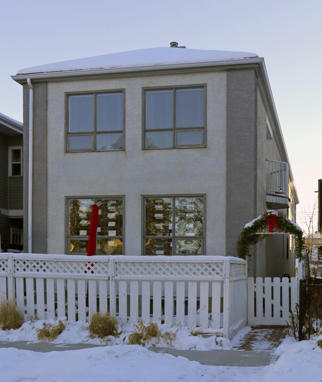 726 4a St NE in Calgary, AB - Building Photo - Primary Photo