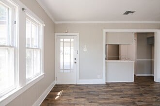 311 S Morgan Ave in Broussard, LA - Building Photo - Building Photo