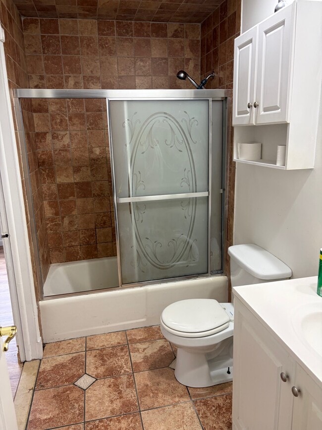 166 Old Brookfield Rd, Unit ranch style in Danbury, CT - Foto de edificio - Building Photo