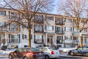 7780 Des Ormeaux Av in Montréal, QC - Building Photo