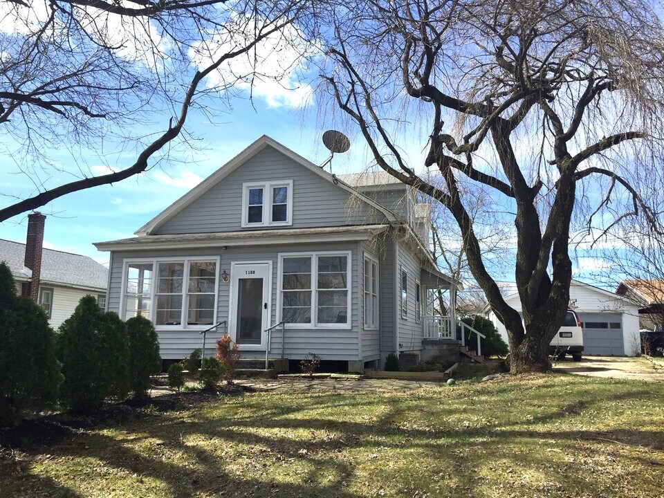 1188 Railroad Rd, Unit #2 in Leesport, PA - Building Photo