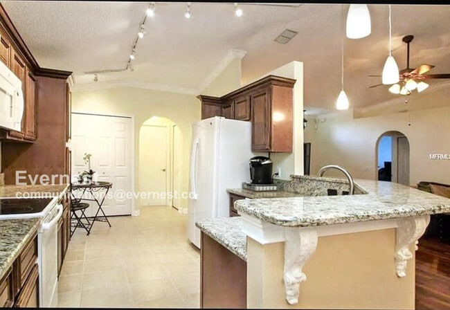 136 Pine Isle Dr in Sanford, FL - Building Photo - Building Photo