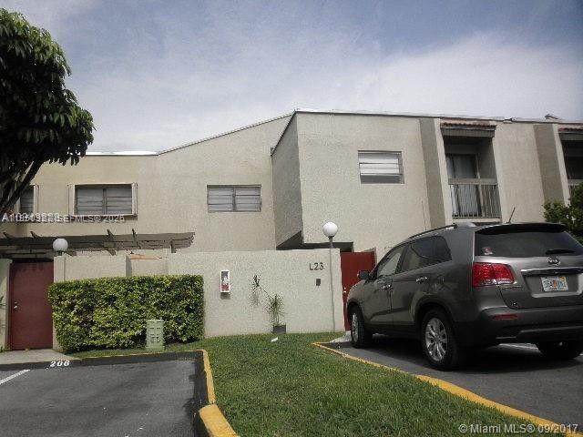 4708 SW 67th Ave in Miami, FL - Building Photo