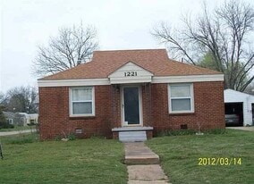1221 W Elder Ave in Duncan, OK - Building Photo