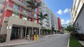 7875 NW 107th Ave in Doral, FL - Building Photo