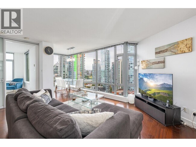 1255 Seymour St in Vancouver, BC - Building Photo - Building Photo