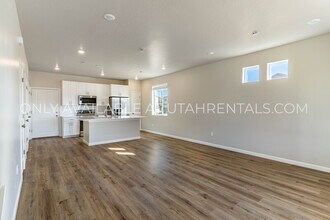 100 Riverside Drive in Saratoga Springs, UT - Building Photo - Building Photo