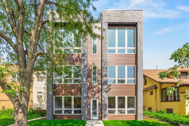 property at 4931 N Kimball Ave