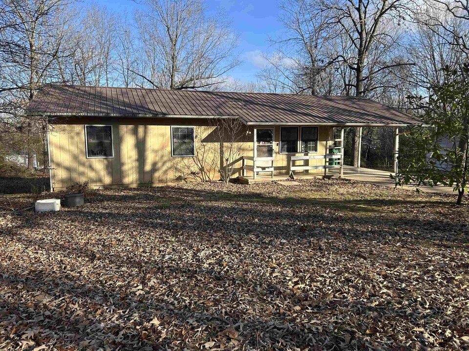 66 S Circle Dr in Ash Flat, AR - Building Photo