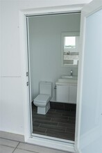 10360 NW 64th St in Doral, FL - Building Photo - Building Photo