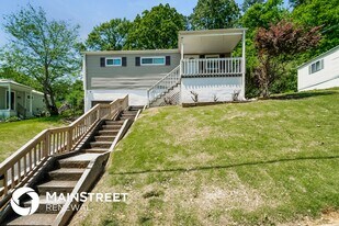 209 Pine St in Hueytown, AL - Building Photo