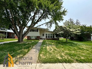 3405 Seven Mile Ln in Pikesville, MD - Building Photo - Building Photo