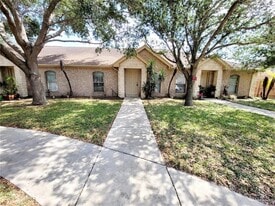 2402 Tahiti Dr, Unit 5 in Edinburg, TX - Building Photo
