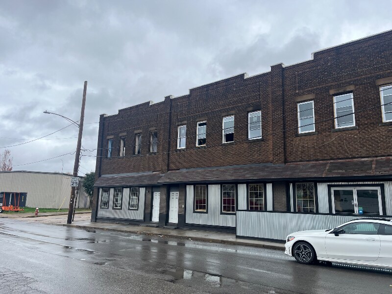 373 Munson Ave in Mckees Rocks, PA - Building Photo