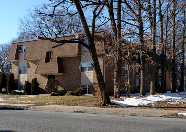 1118 New Brunswick Ave in Rahway, NJ - Foto de edificio - Building Photo