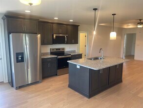 717 Sheldrake Ln in Bowling Green, KY - Building Photo - Building Photo