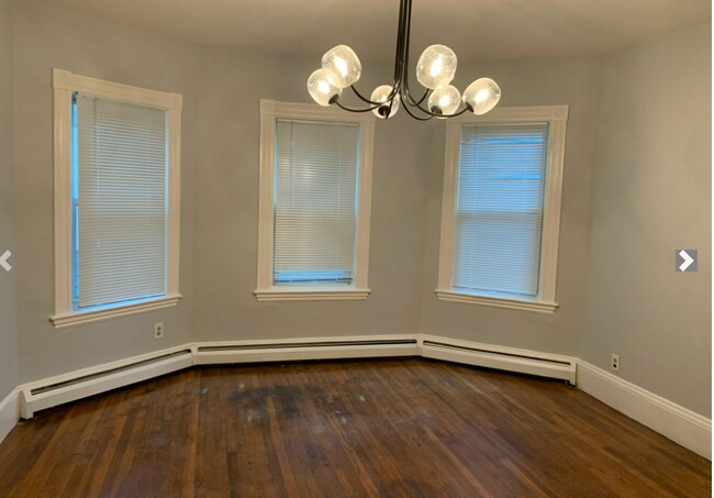 8 Otis St, Unit 2 in Somerville, MA - Foto de edificio - Building Photo